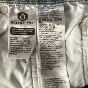 Levi’s 501 SZ W27 Jean Shorts Button-Fly Mid-Rise Distressed Frayed Light Wash thumbnail 6