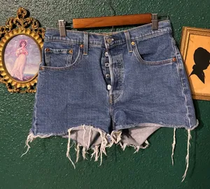 Denim Cut Off Levi 501’s Shorts Sz 28 thumbnail 1