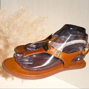 Michael Michael Kors camel colored gold plated thong sandals! thumbnail 7