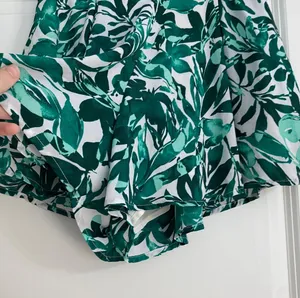 Vestique Floral Green Shorts thumbnail 3