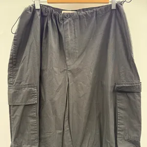 Favorite Daughter Black High Rise Cropped‎ Wide Leg Cargo Pants Sz L thumbnail 2