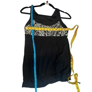 Lululemon Black Ta Ta Topper Run Athletic Cinch Hem Tank Top Women’s size 6 thumbnail 2
