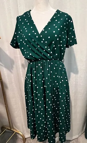 Green Polka dots midi dress Size Petite Large thumbnail 1