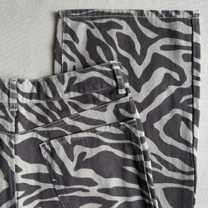 RSQ Jeans Zebra Print Jeans thumbnail 6
