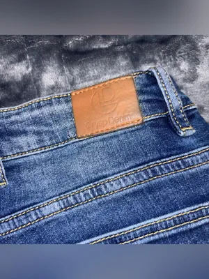 Crysp Denim Shorts Size 26 thumbnail 3