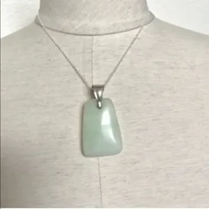 Green chalcedony pendant necklace thumbnail 4