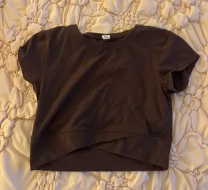 Old Navy Active Brown Crossover Athletic Shirt thumbnail 1