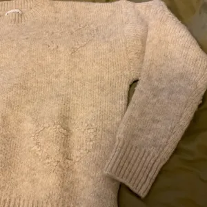 FRNCH Paris Cream Textured Heart Knit Crewneck Sweater Medium thumbnail 6