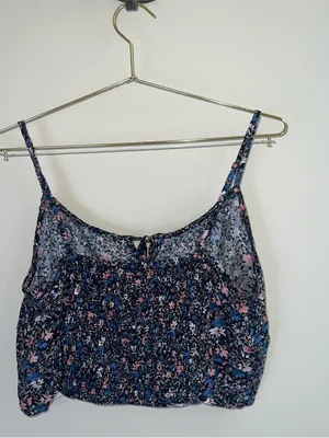 Hollister‎ Floral Smocked Crop Cami Tie Front NWT Size L thumbnail 2