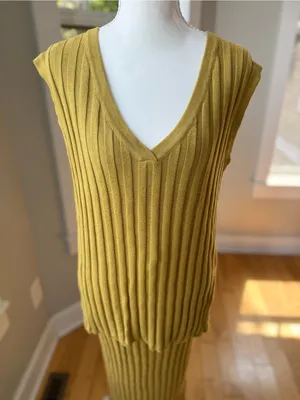 INDUSTRY Chartreuse Yellow Gold Ribbed V-Neck Knit Skirt Set Size Small thumbnail 11