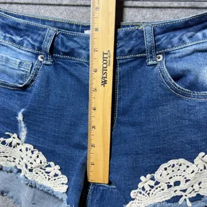 Bongo Blue Denim Shorts Crochet Lace Trim Distressed Frayed‎ Juniors Size 9 thumbnail 5