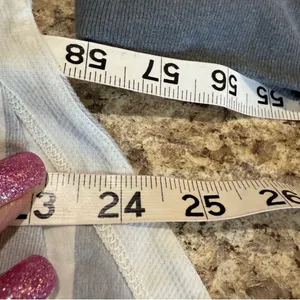 Lululemon Striped Gray and White Women's Tank Top thumbnail 5