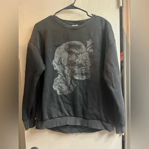 Buffbunny Collection Crewneck thumbnail 2