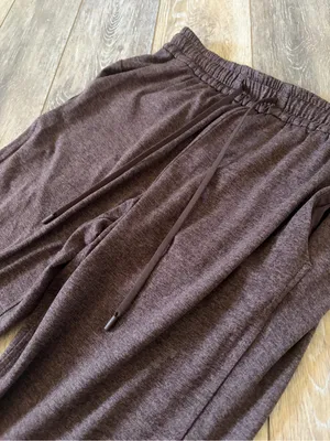 Lululemon Soft Jersey Classic-Fit Mid-Rise Joggers Size 6 NWOT thumbnail 6