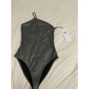 Alo Yoga Alosoft Ribbed Shimmer Bodysuit Dark Grey Iridescent Size S NWT thumbnail 3