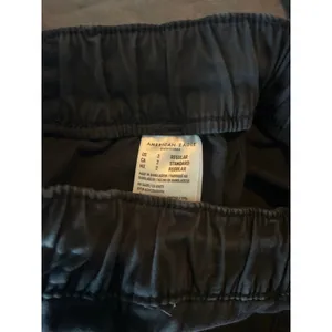 American Eagle Gray Cargo Pants - Size 2 thumbnail 3