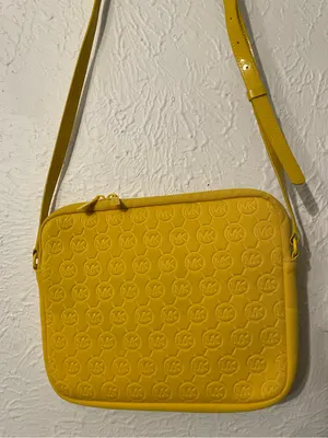 Michael Kors Neoprene Tablet Case Yellow Quilted MK Crossbody Shoulder Bag thumbnail 4