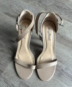 Nude Heels Tan Size 8 thumbnail 1