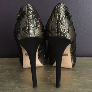 Badgley Mischka Women’s Stella Black Lace Embellished Feminine Heels Open Toe 6 thumbnail 3