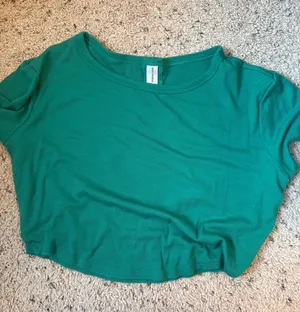 Target scoop crop top thumbnail 1
