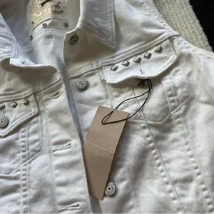 Levi's White Denim Jean Western Vest with Metal Accents NWT thumbnail 2