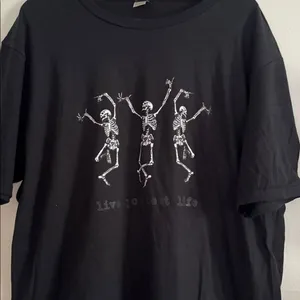 Gildan Black Tee with Dancing Skeletons NWT thumbnail 2