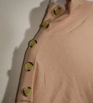 NWT  Sweater Size Small thumbnail 4