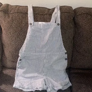 ✨Cali 1850 Striped Linen Bland Short Overalls✨ thumbnail 3