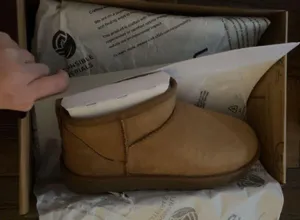 Boots Mini thumbnail 1
