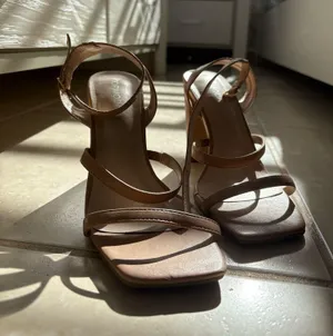 Top Moda nude square pumps heels  thumbnail 1