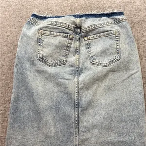 Wild Fable Light Wash Women's denim‎ skirt size 4 thumbnail 9