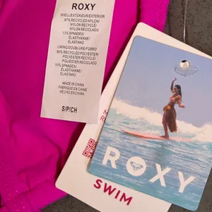 NWT Roxy Womens Maui Pink Triangle Bikini Top UPF 50 Quick-Dry Swimwear‎ Small thumbnail 4
