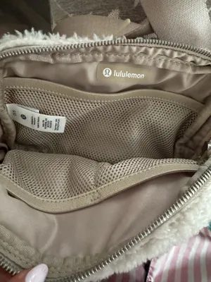 Lululemon belt bag thumbnail 3