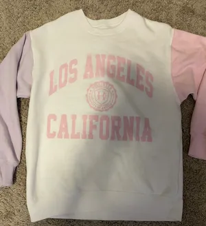 Hollister Crewneck thumbnail 4