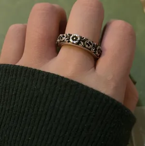 Interlocking G Flower Ring AG925 thumbnail 3