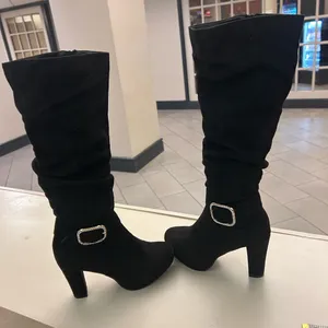 Boots Black Suede Knee-High Heeled with Rhinestone Buckle Accent 7.5 Lucita thumbnail 1