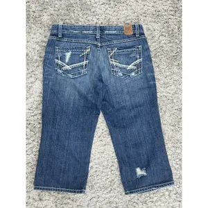 Buckle Women's BKE Sabrina Capri Destructed Dark Low Rise Blue Jeans Cropped Size 29 thumbnail 5