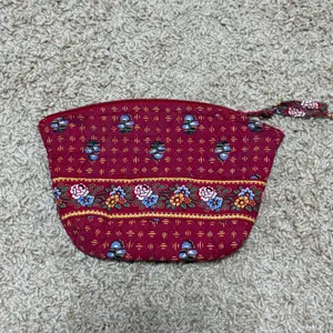 Vera Bradley Burgundy Red Floral Quilted Cotton Cosmetic Makeup Zipper Pouch Bag thumbnail 2