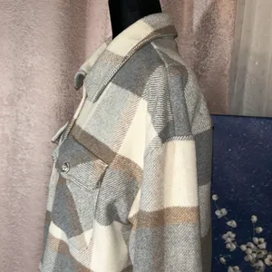Size M Cropped Button Down Flannel Gray Size M thumbnail 6