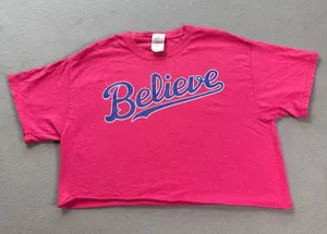 Believe Cropped T Shirt Women's Medium Gildan Hot Pink Graphic Short Sleeve Baby thumbnail 1