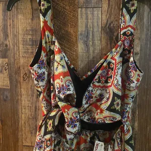 Peach Royal NWT Tank Dress Womens Size M Fit & Flare Patterned Tie Back Cut Out thumbnail 4