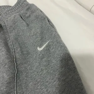 Nike Women’s Grey Embroidered Sweatpants Large thumbnail 2