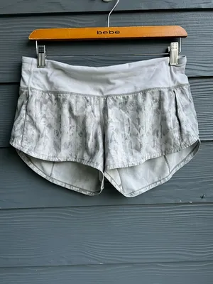 Lululemon Speed Up Light Gray Athletic Active Woman’s Shorts Size 6 thumbnail 5