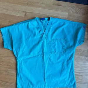 Cherokee surgical green scrub top thumbnail 2