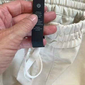 Lululemon Athletica Cream Cargo Pants Relaxed Fit. Size Large thumbnail 7