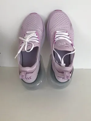 Nike Air Max 270 thumbnail 2