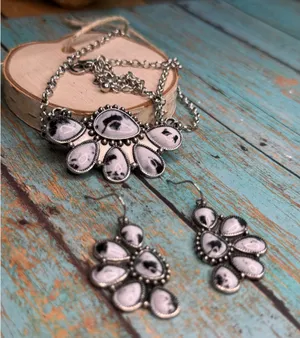 Black and white western style ladies jewelry set thumbnail 1