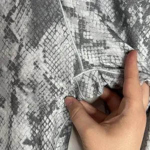 Aerie Offline Real Me Crossover 7/8 Leggings High Rise Gray Snake Print size XL thumbnail 7