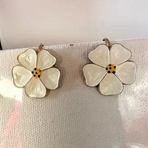 White flower vintage clip on earrings thumbnail 4