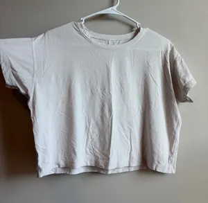 Women’s Lululemon cropped white t thumbnail 1